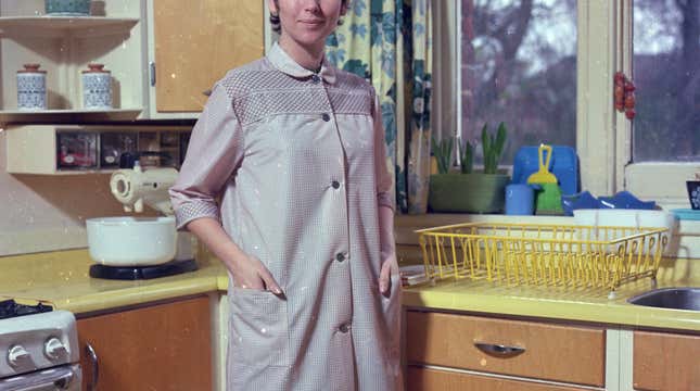 Image for article titled I'm Very Emotionally Invested In This Woman Who Is Documenting Her Cleaning Strike On Twitter