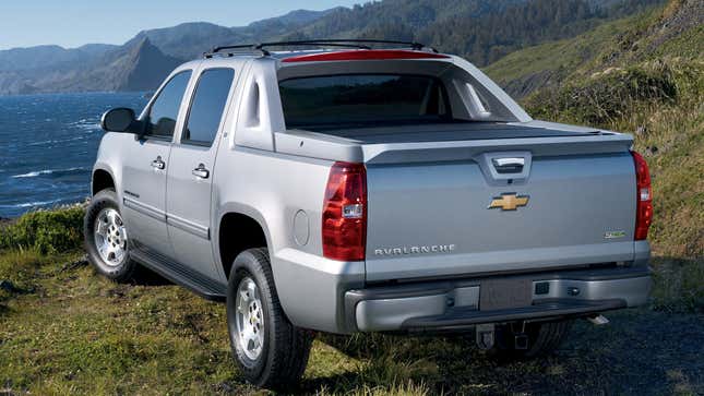 Image for article titled The Chevy Avalanche&#39;s Folding Mid-Gate Is The Best Feature Found On Only One Vehicle