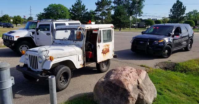 Image for article titled My $500 Postal Jeep Got Rammed By A Hummer H2 And Somehow I&#39;m Still Alive