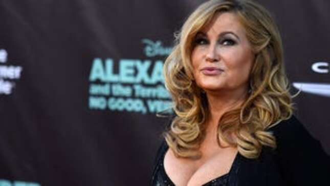 I Would Like to Meet the Ghost Haunting Jennifer Coolidge's Bathroom