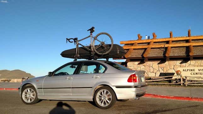 Image for article titled At $5,900, Would You Go All Weekend Warrior In This Thule-Equipped 2002 BMW 330xi?