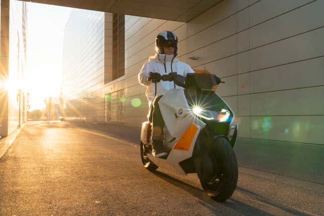 Image for article titled BMW's Definition CE 04 Electric Scooter Is The Cyberpunk City-Commuter Future We All Need