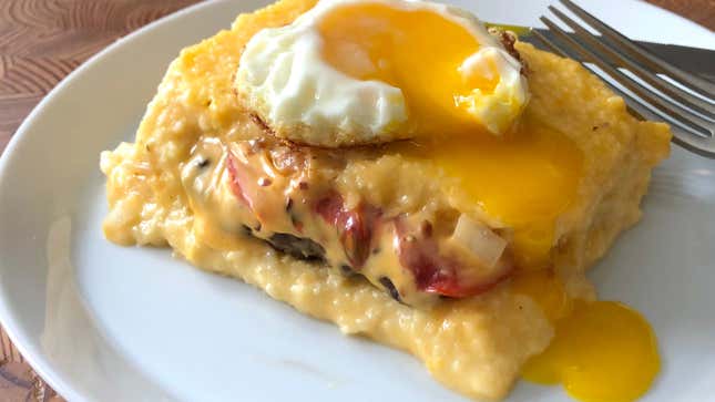 Cheeseburger grits casserole