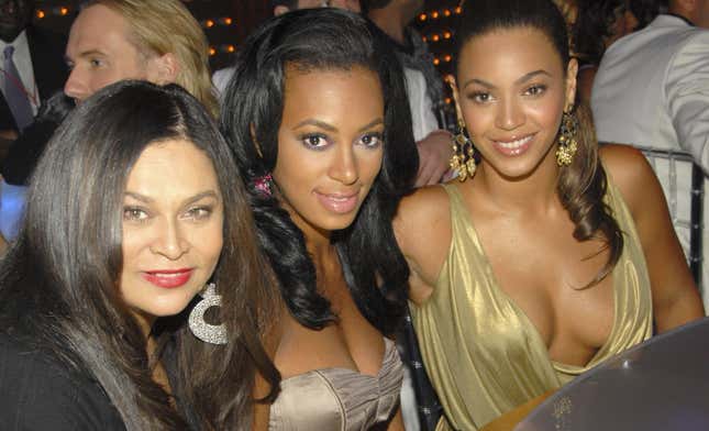 Tina Knowles with daughters Solange and Beyoncé at the 2007 MTV Video Music Awards on September 9, 2007, in Las Vegas, Nevada.