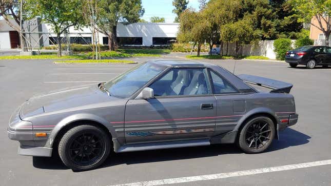 Image for article titled At $3,750, Could This 1988 Toyota MR2 “Project” Have You Projecting What You Might Do With It?