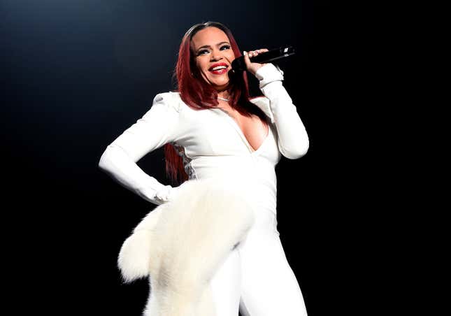 Image for article titled Smoked Out: Faith Evans Dishes On Smoking Pot With Whitney Houston