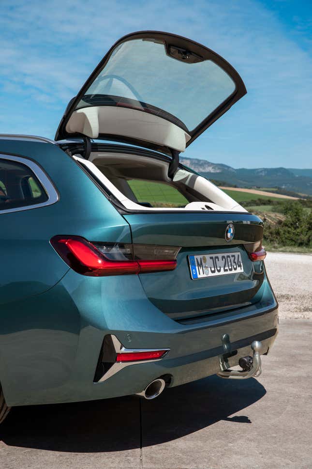 Image for article titled BMW Would Like You to Know About the 3 Series Wagon's Greatest Feature