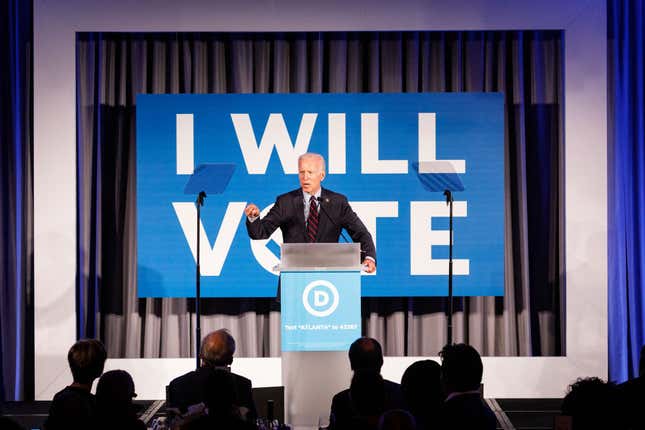 Image for article titled Joe Biden Switches Position on Abortion Funding After Sen. Elizabeth Warren Gathered His Ass Up