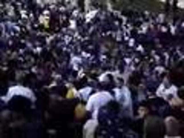 Red Sox Fans, Spread Among The 100,000. What Could Go Wrong?