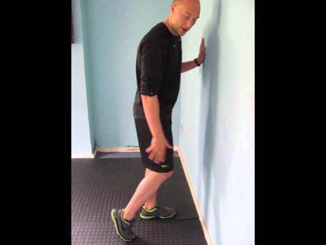 This Simple Exercise Tests Your Ankle Mobility<em></em>