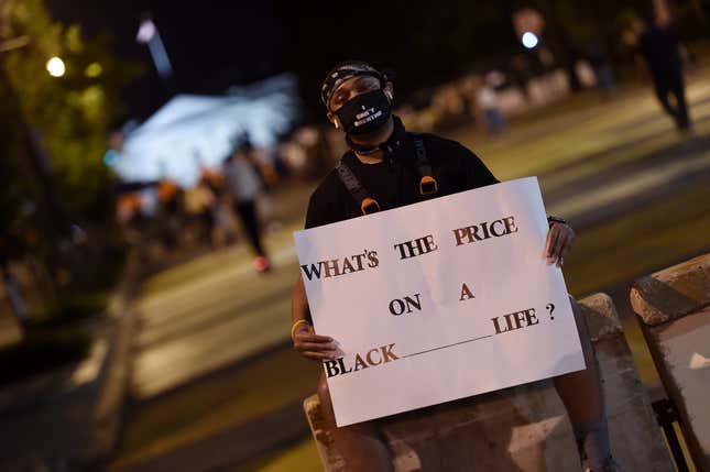 Image for article titled Vehicle Transporting the Governor of Iowa Struck a Black Lives Matter Protester