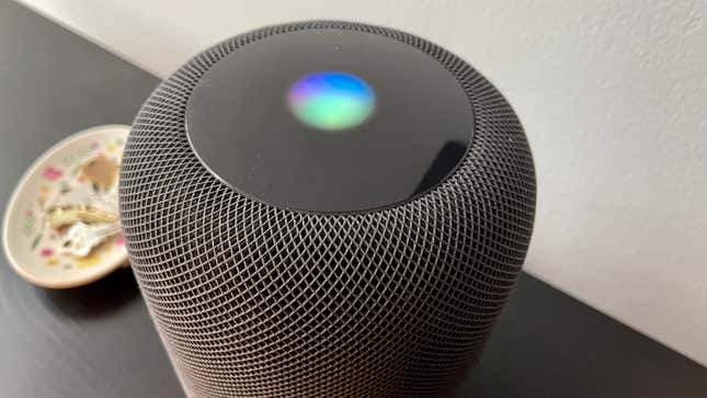 Image for article titled Soon, Siri Won&#39;t Be a Feminine Voice by Default