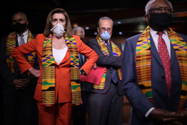 Image for article titled A Thoughtful Rumination on Lawmakers&#39; Performative Wearing of Kente Stoles to Unveil the Justice in Policing Act of 2020