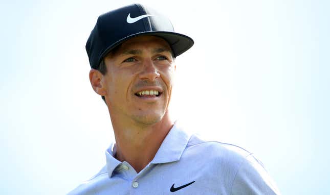 Pro Golfer Arrested For Allegedly Sexually Assaulting Sleeping Woman, Pissing In Aisle Of Plane