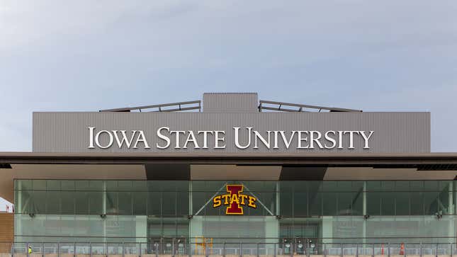 Image for article titled Thousands Of Students Forced To Attend Iowa State After University Sets Acceptance Rate To 140%