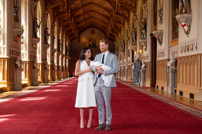 Image for article titled Palace Unveils Tired, Postpartum Woman (and Baby)