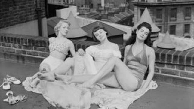 Image for article titled Will You Overcome Post-Pandemic Anxiety to Have the Horniest Summer of Your Life?