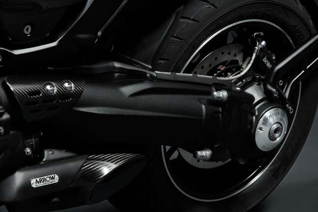 Image for article titled Triumph Proves That Bigger Is Better With Limited Production 2.5-liter Rocket 3 TFC
