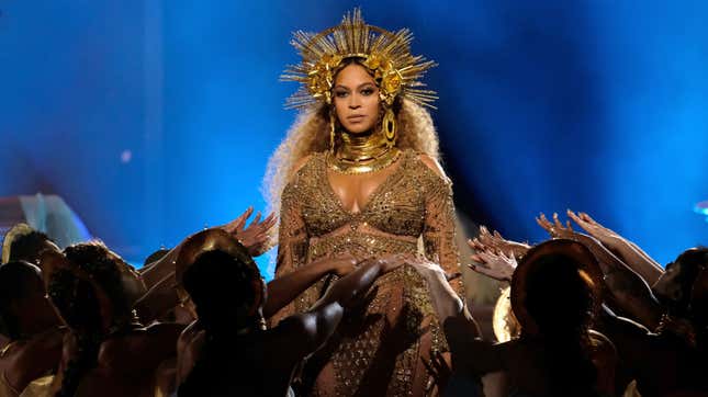 Image for article titled But Will It Make Me Look Like Beyoncé? Bey’s Makeup Artist Sir John Collabs on Lion King-Themed Beauty