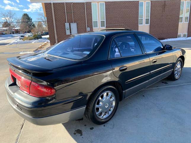 Image for article titled At $3,950, Is This 2000 Buick Regal GS A Winter Beater You’d Drive Year-Round?