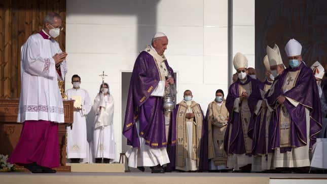 Image for article titled Pope Continues Grand Catholic Tradition of Deeming Same-Sex Marriage Uncool