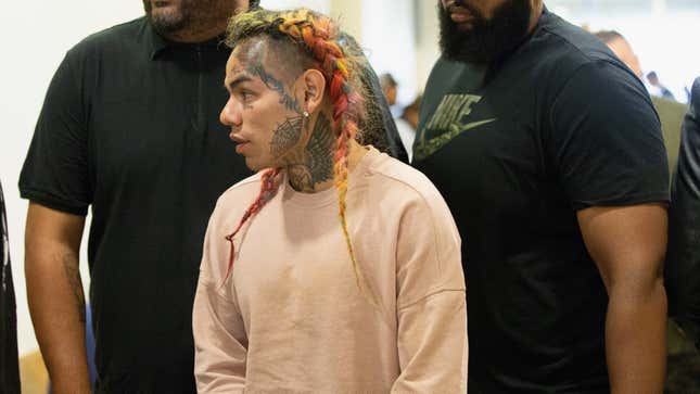 Image for article titled Tekashi 6ix9ine Snitched, Gets 2 Years Instead of Stitches