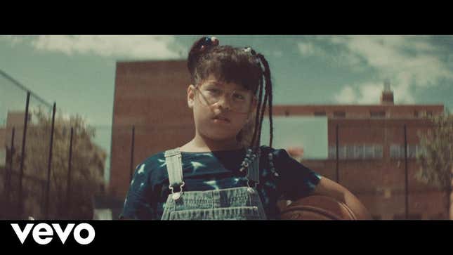Let This Babygirl Teach You How to Fend Off Your Dang Haters