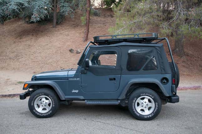 Image for article titled At $8,000, Could This 2001 Jeep Wrangler TJ Wrangle Up A Buyer?