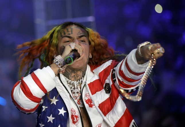 Image for article titled Tekashi 6ix9ine to Forgo Witness Protection, Risk Life and Limb to Continue Rap Career Instead