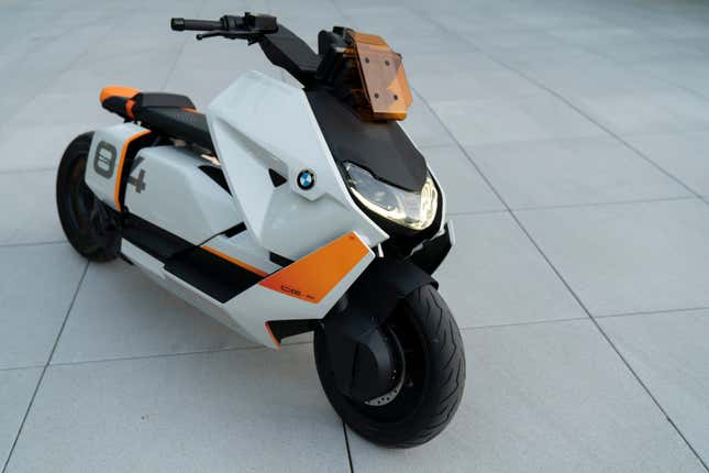 Image for article titled BMW's Definition CE 04 Electric Scooter Is The Cyberpunk City-Commuter Future We All Need