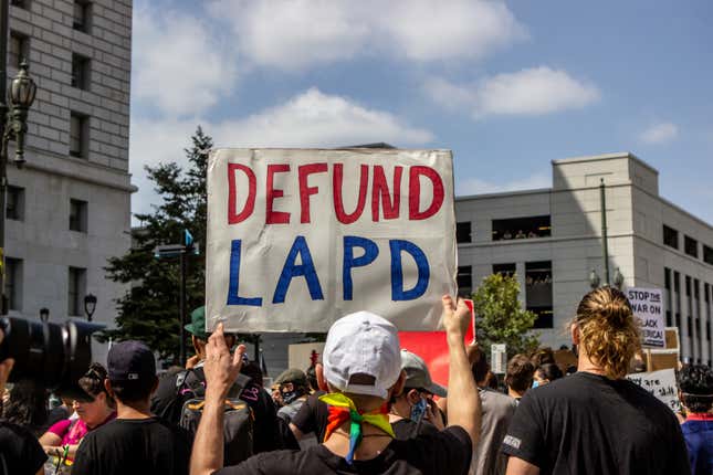 Image for article titled LAPD Officers Accused of Sharing George Floyd Valentine&#39;s Day Photo That Reads &#39;You Take My Breath Away&#39;