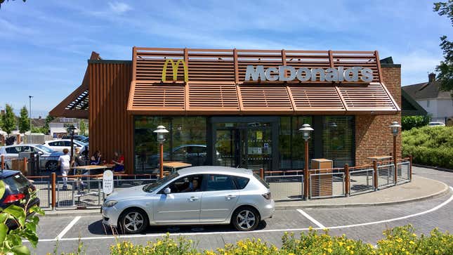 Image for article titled McDonald's has another plan to fix its slow drive-thrus
