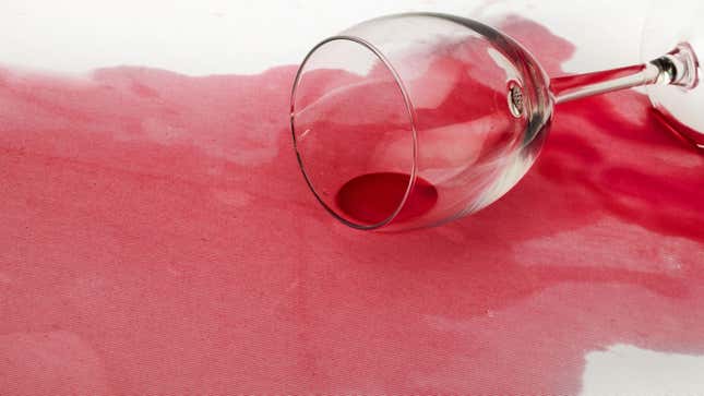 Image for article titled NJ country club sues waiter who spilled wine on member&#39;s luxury purse [Updated]