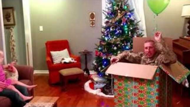 Soldier Returns Home for the Holidays, Freaks the Hell Out of His Mom
