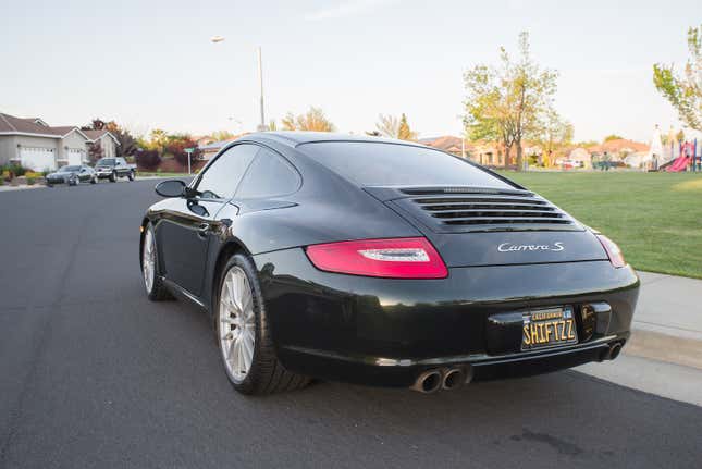 Image for article titled At $22,900, Could This 'Not A Garage Queen' 2005 Porsche 911 Make You Feel Like Royalty?