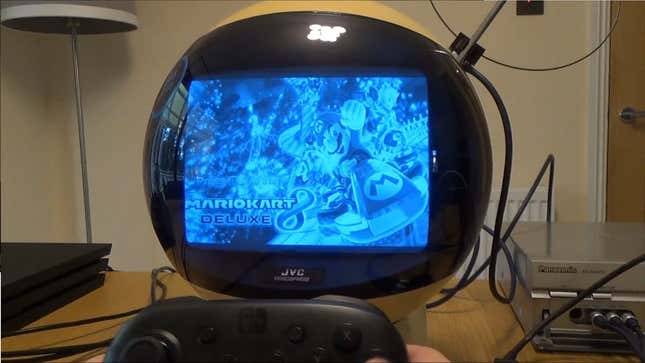 Someone Got Modern Video Games Running On One Of The Weirdest TVs Of All Time