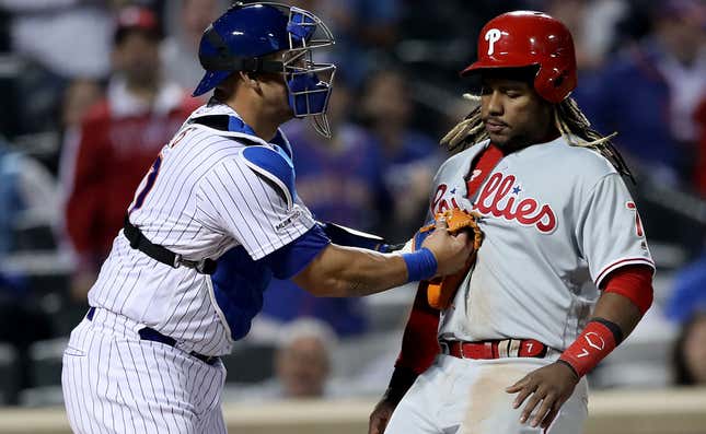 Image for article titled Phillies Third Base Coach Owns The Absolute Hell Out Of Maikel Franco