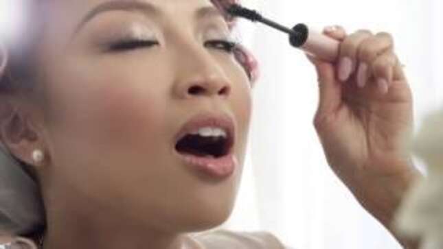 Woman Has Eyelash Sex With Her Mascara In Weird New Ad