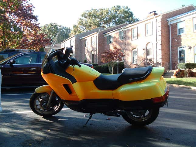 Image for article titled For 20 Years, We Thought That Car Designers Created The Honda PC800. Here's The Real Story