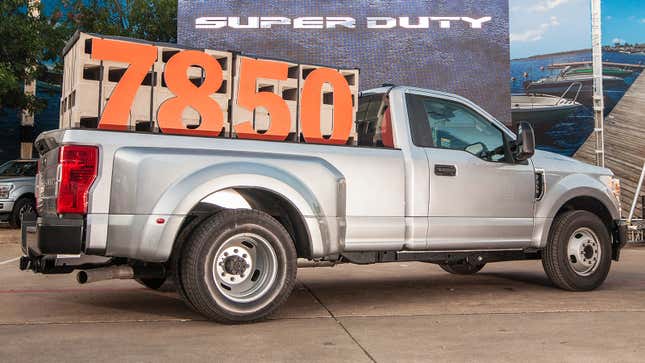 Image for article titled Here&#39;s How You Could Actually Use The New Ford Super Duty&#39;s Ridiculous Capacity Specs