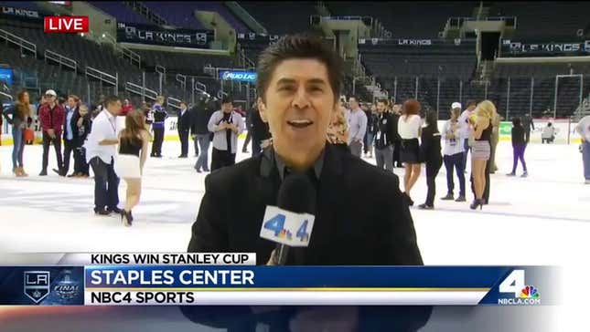 Woman Walking On Staples Center Ice Eats It On Live TV