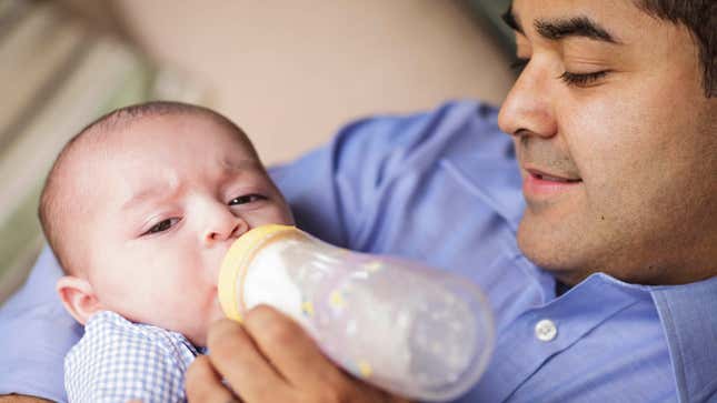 Image for article titled Guys, beer you drank 6 months ago probably isn’t hurting your baby