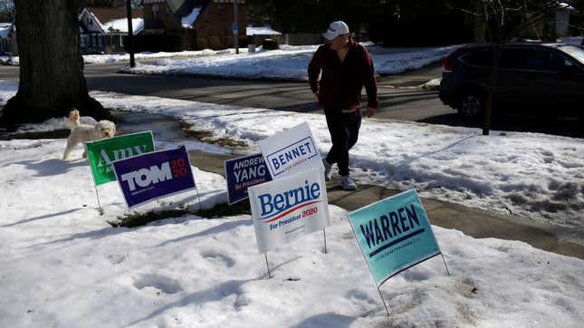 Image for article titled Last Call: Bernie eats a corn dog and other food highlights from Iowa