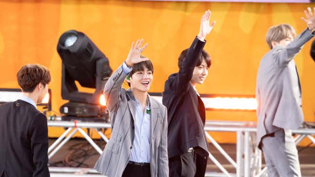 Image for article titled BTS Is on a Break