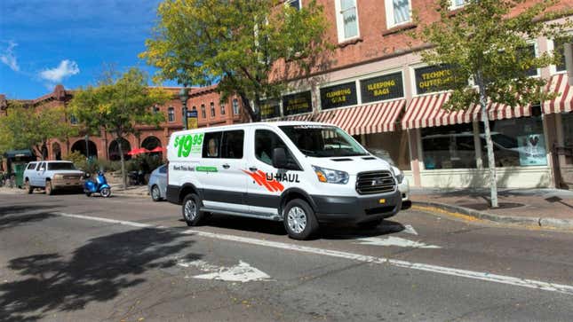 Image for article titled Hawaii Tourists Are Driving Around In U-Hauls Because Of The Pandemic