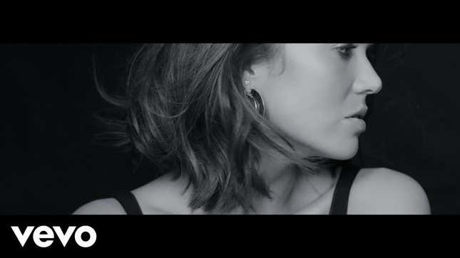 Mandy Moore Is Back, and She Thinks She's Stevie Nicks Now