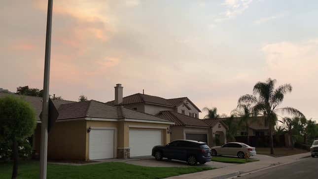 The Tankers Flying Over the California Wildfires Are Getting Crazy Close to Houses