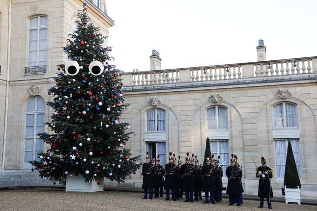 Image for article titled Christmas Trees Should Wear Sunglasses Instead of Decorations