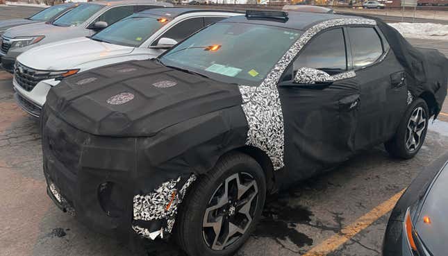 Image for article titled This Hyundai Santa Cruz Test Mule Gives Us Hope That Hyundai Will Finally Sell A Small Pickup