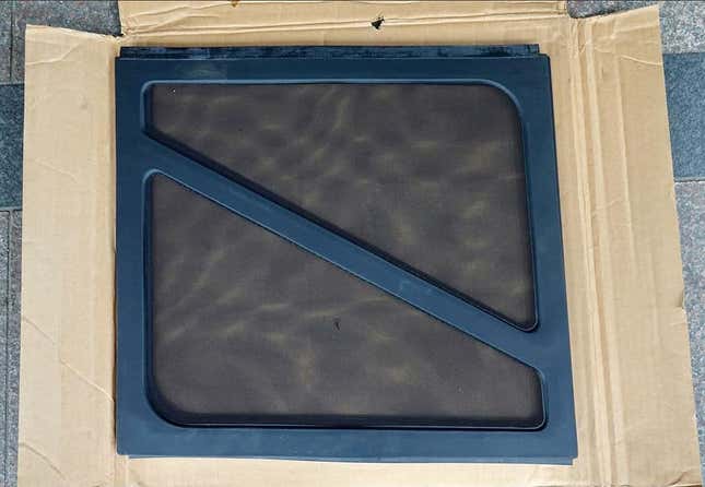 Image for article titled Mitsubishi's Mosquito Window For Cars Didn't Catch On But It's Still Cool